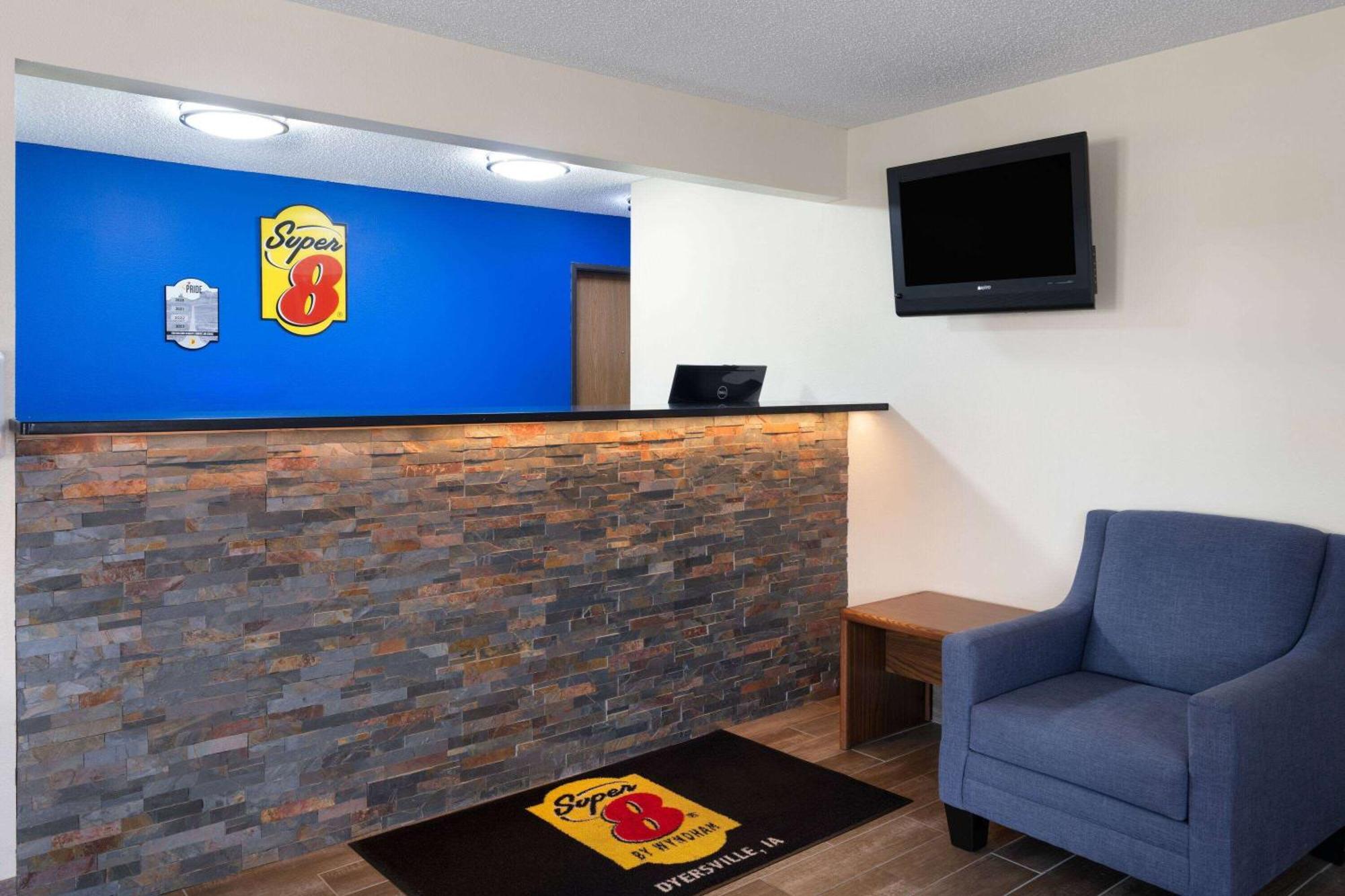 Super 8 By Wyndham Dyersville Экстерьер фото